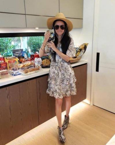 71岁的婚纱女王,71岁的华裔女王