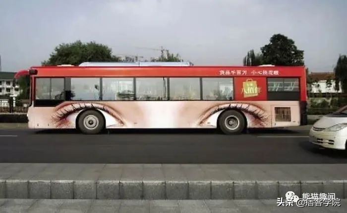 世界最有意思公交车,史上最狂野的公交车广告