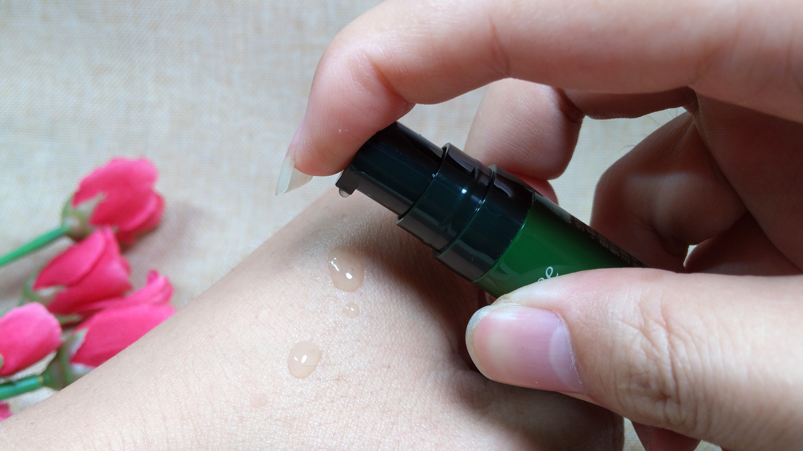 悦诗风吟精华小绿瓶适合痘肌吗,悦诗风吟小绿瓶精华可以美白吗