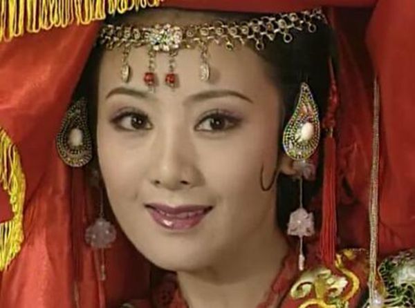 挤眉弄眼五官乱飞的演技,挤眉弄眼式演技