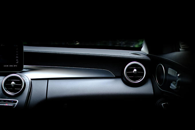 奔驰c级180落地多少钱,豪华奔驰180