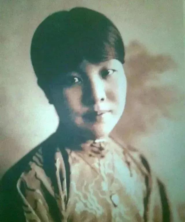 十位称为先生的女性,中国被尊称为先生的十位女性图片