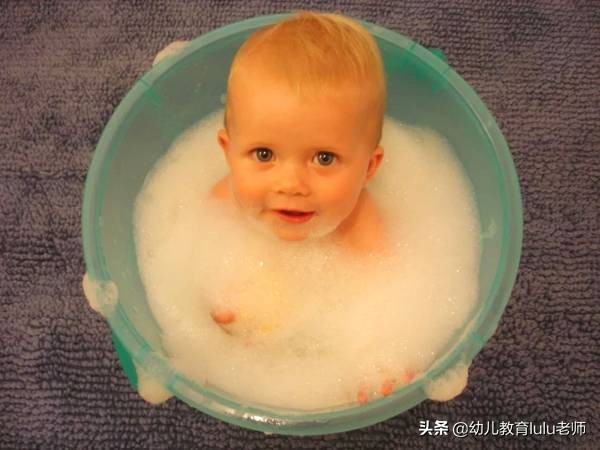 冬季怎样给宝宝洗澡才不会感冒,冬季如何给宝宝洗澡