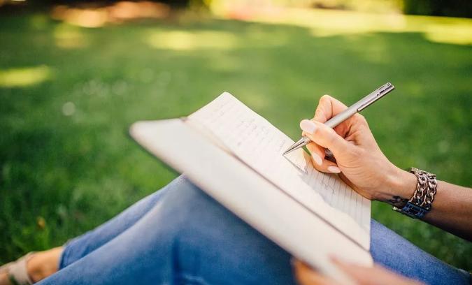 去加拿大读college要什么条件,去加拿大读college能拿绿卡吗