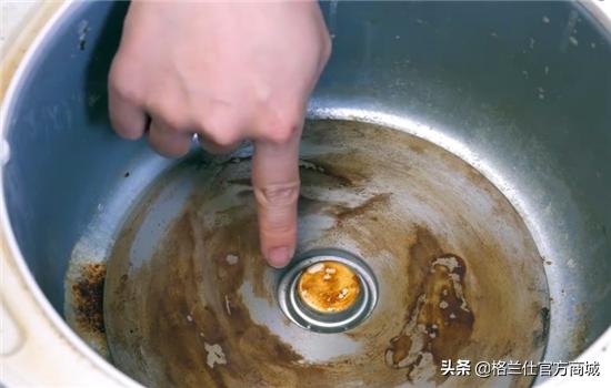 电饭煲这些“卫生死角”很容易被人忽视，结果越用越费电
