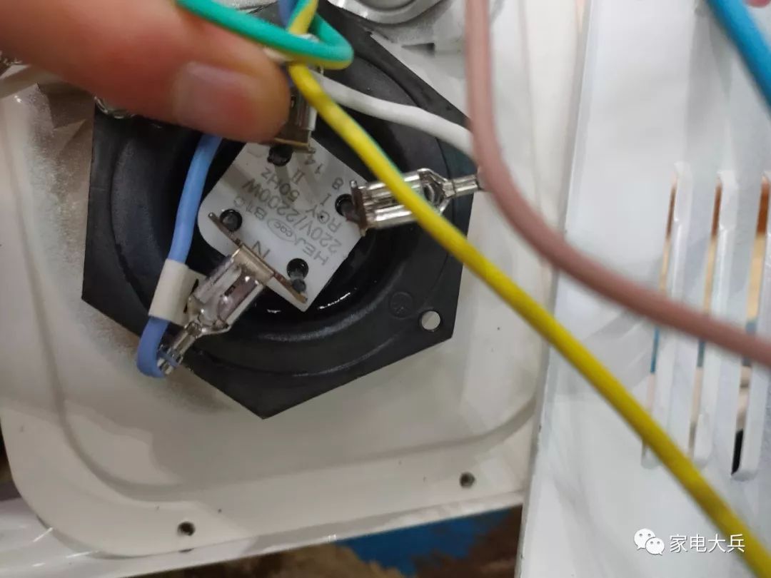 先锋和格力油汀取暖器哪个好,美的和先锋油汀取暖器哪个好