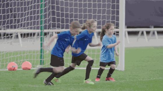 鹿晗踢球什么水平虎扑,鹿晗参加足球问答