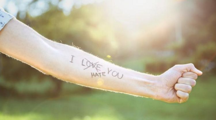 为啥所有的恋情都是女生许下终身之后，反而男生却了无音信？