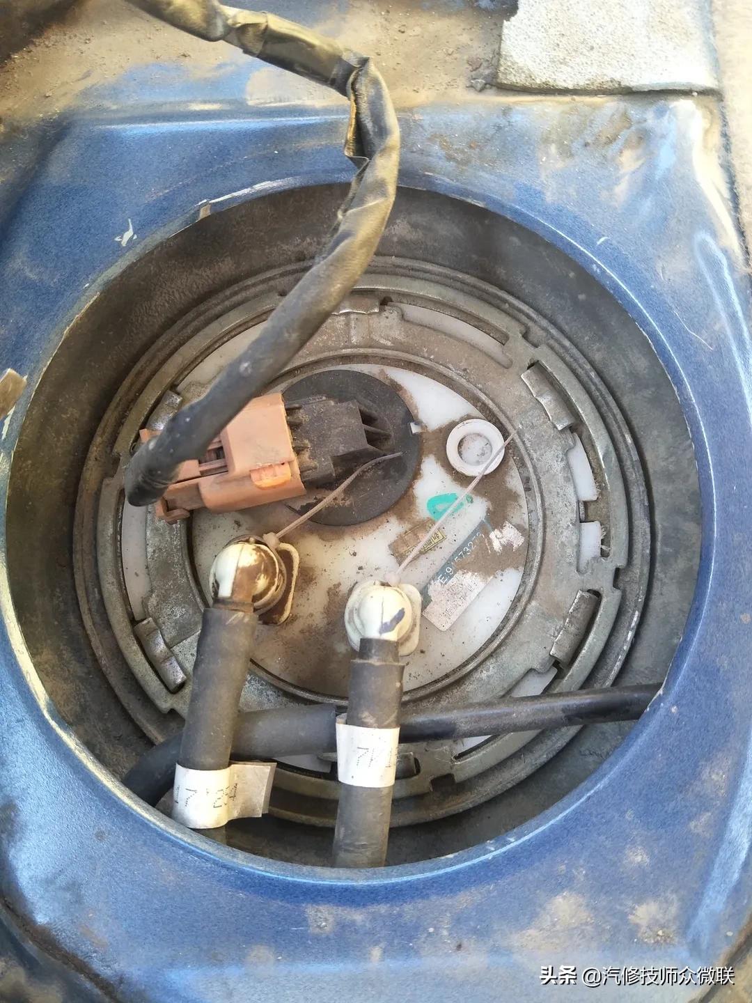 雪佛兰油箱加油老跳枪咋回事,雪佛兰乐风油箱加油老跳枪咋回事