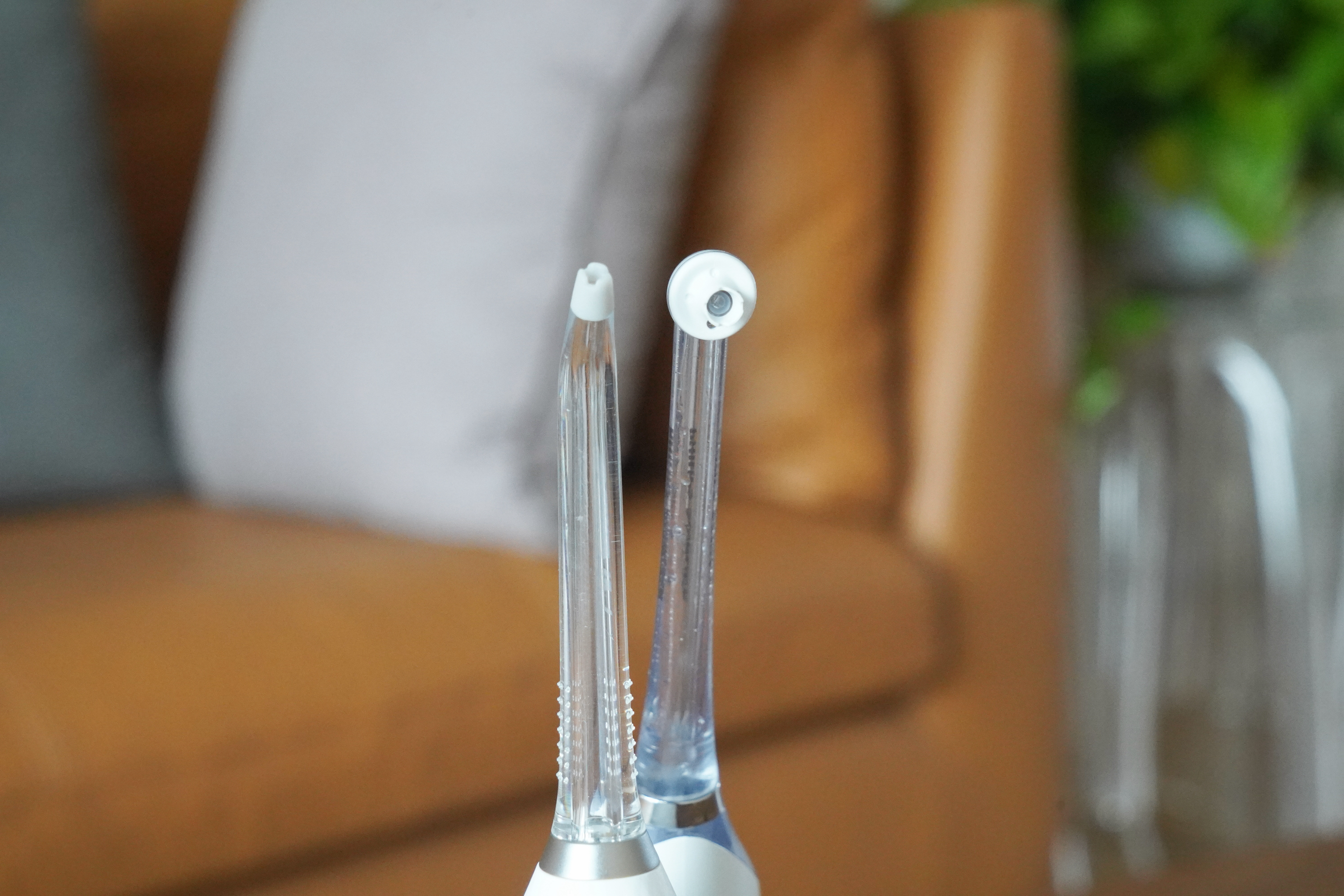 有电动牙刷还要手动刷吗,有了电动牙刷还需要水牙线吗