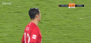 从4号改穿12号，恒大25岁天才仅登场8分钟：不愿放弃800万高薪