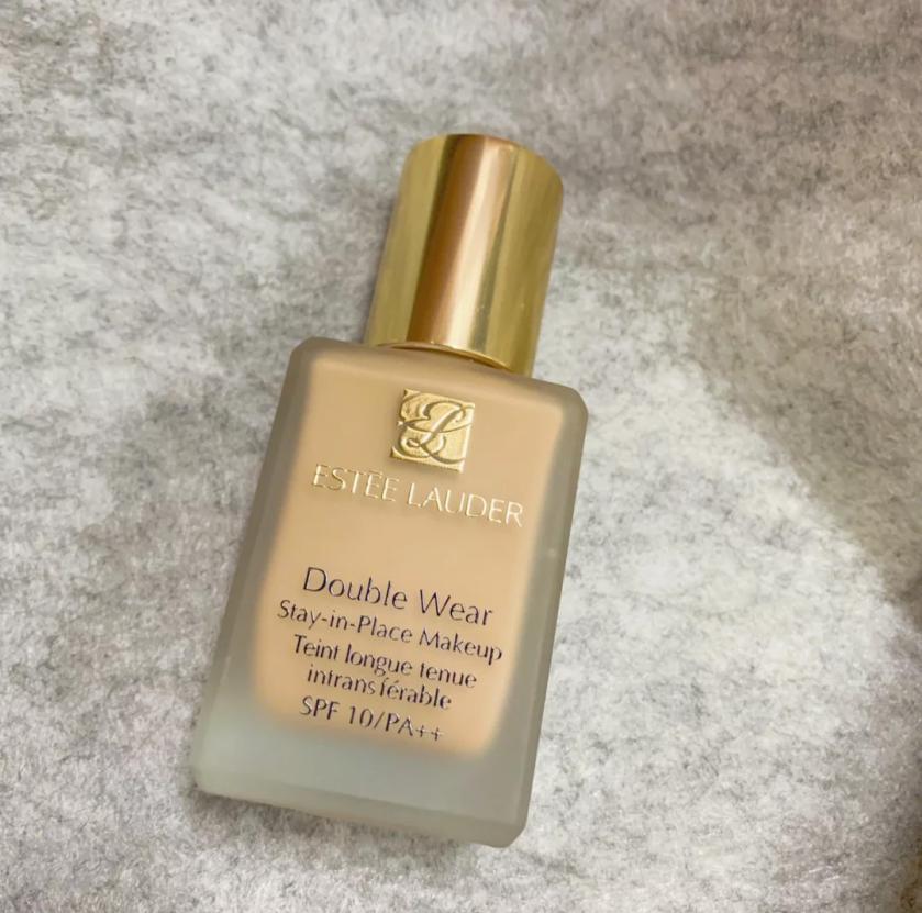 粉底什么牌子的比较好用,粉底哪个牌子好用不容易脱妆