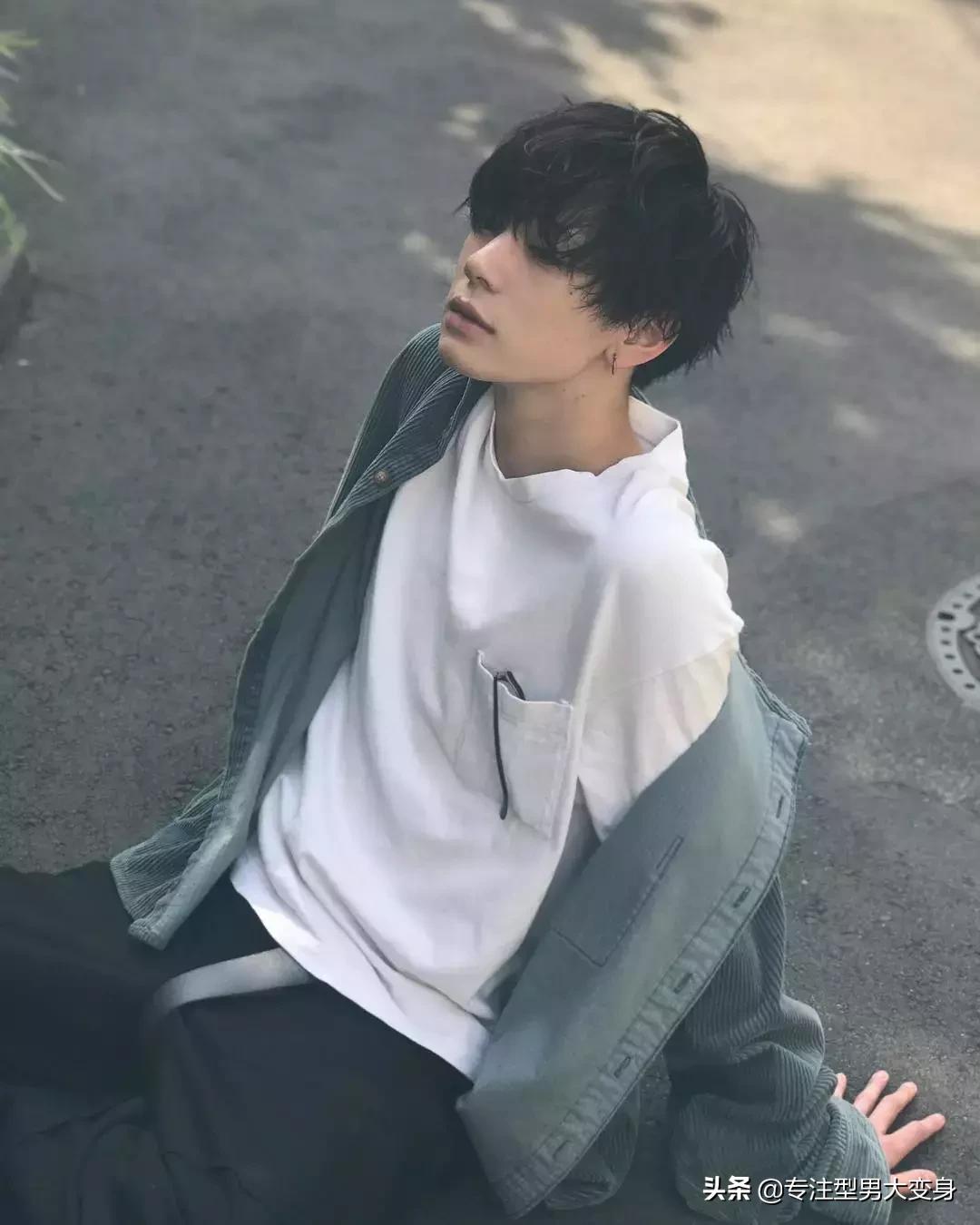 颜值不高男生怎么拍抖音素材,相貌不出众的男生怎么拍照