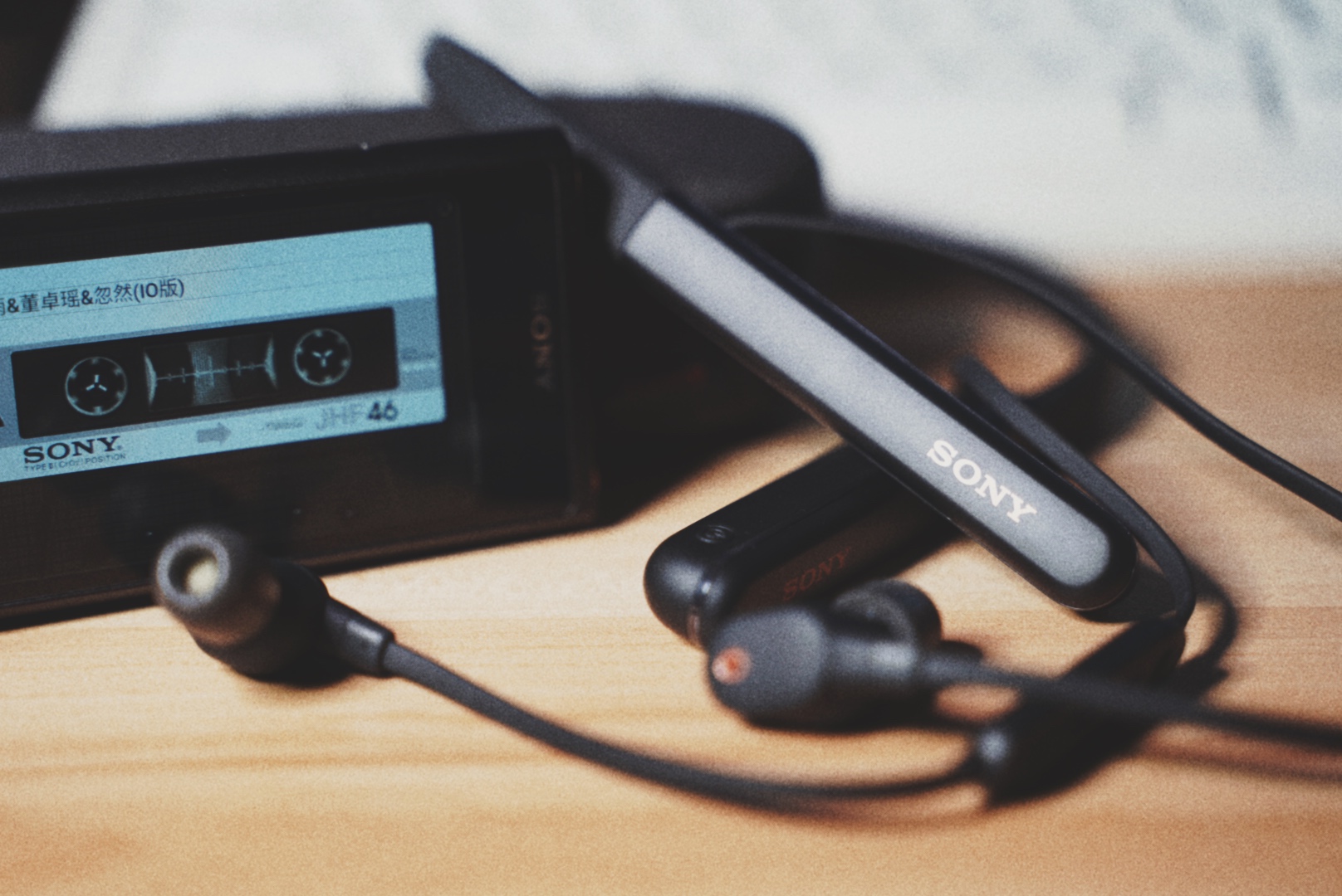 索尼wi1000xm2右耳有电流声,索尼wi1000xm2降噪模块失效