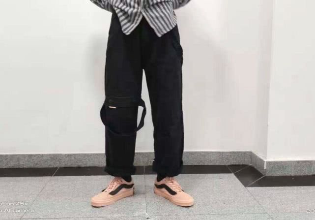 珍惜你的女孩和Vans