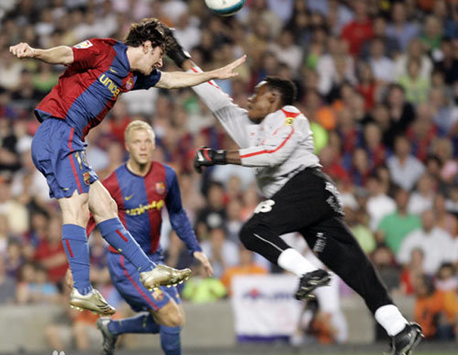 足球上帝之手是什么梗,足球史上十大悲惨瞬间