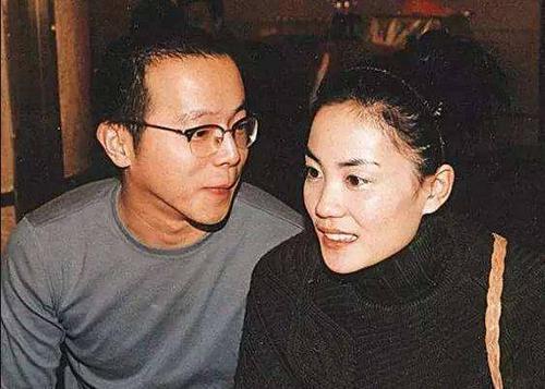 谢霆锋张柏芝爱恨纠葛,谢霆锋张柏芝王菲之间的故事