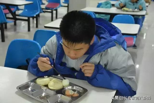 长春市文理高中有早餐吗,长春高中是都住校的吗