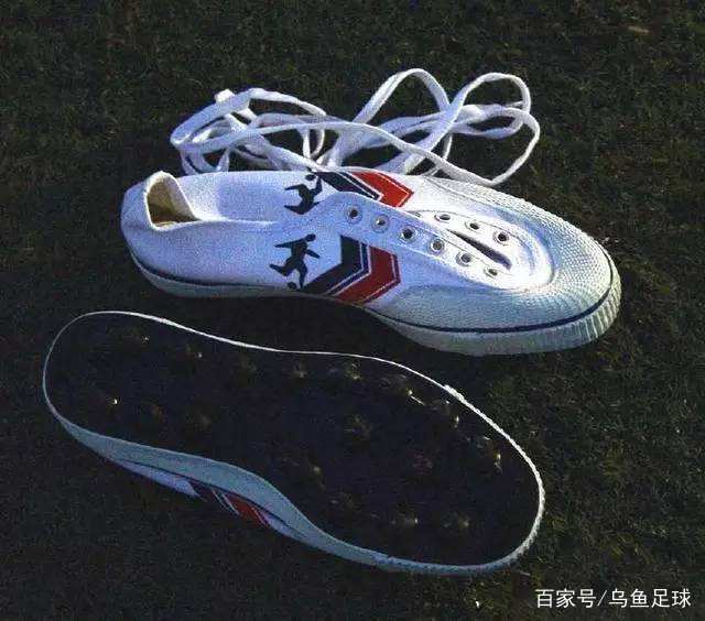小时候的足球鞋,小时候的足球训练专用鞋