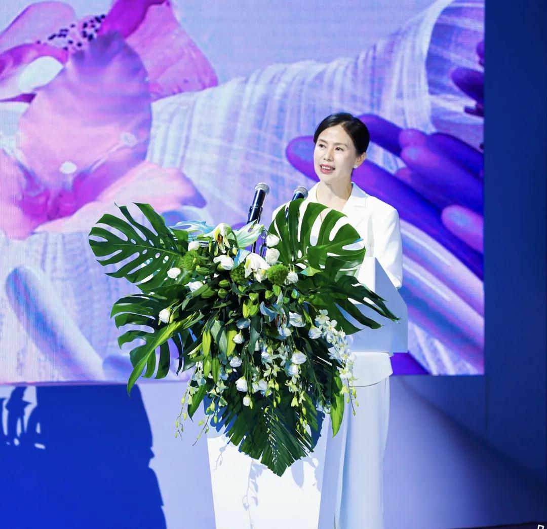 片片云霞作新衣！昨晚，大浪时尚小镇又火出圈了