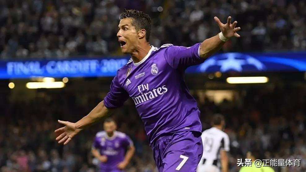 经典足球跑位比赛视频,无球跑位的7个基本动作