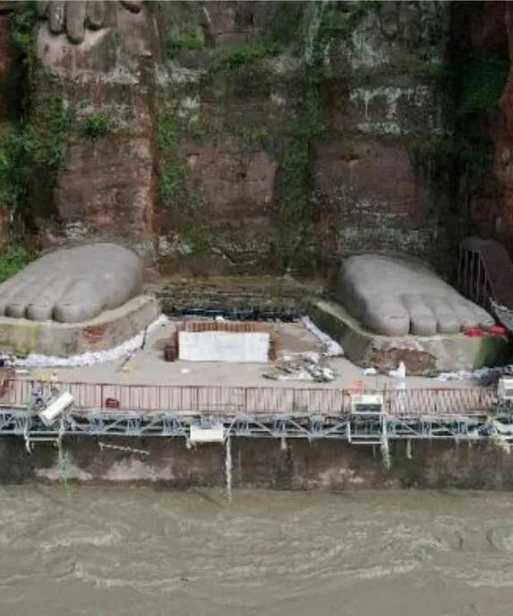 乐山大佛脚被水淹没奇观出现,乐山大佛再次被水淹没图片