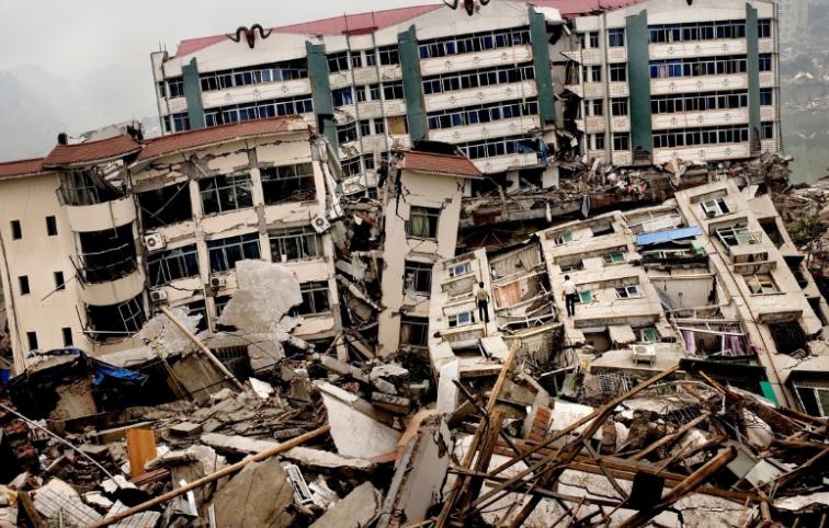 汶川地震时,那位救了丈夫、却丢了双腿的李应霞,如今怎么样了?