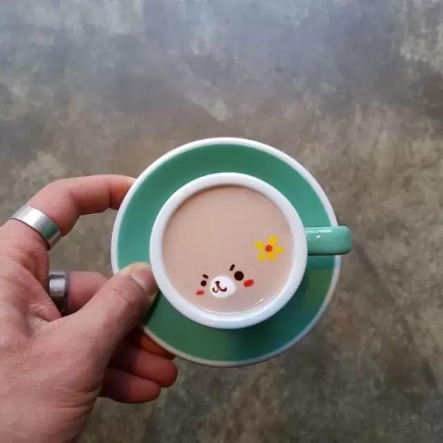 他把梵高的名画装进一杯咖啡，竟然撩到10万迷妹