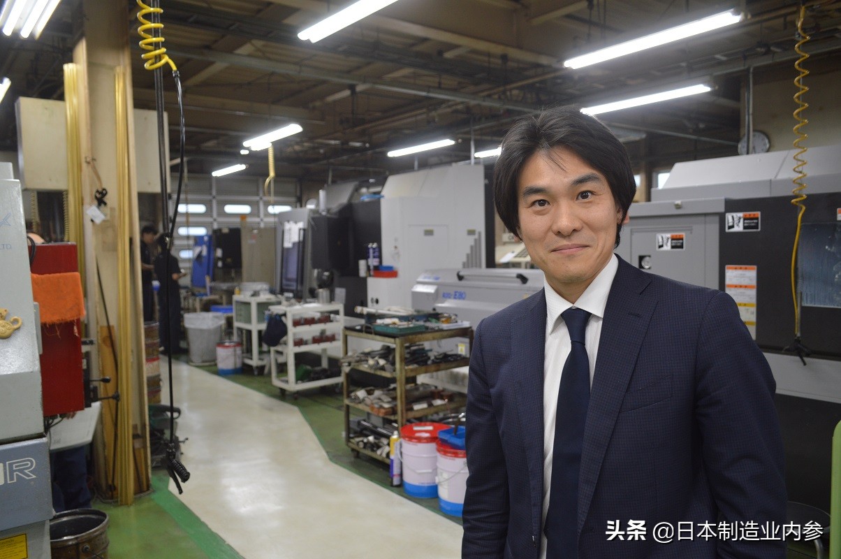 日本一家街道小厂，给聪明能干的技术理工男，提供了一个车库内的终极玩具：微型数控机床