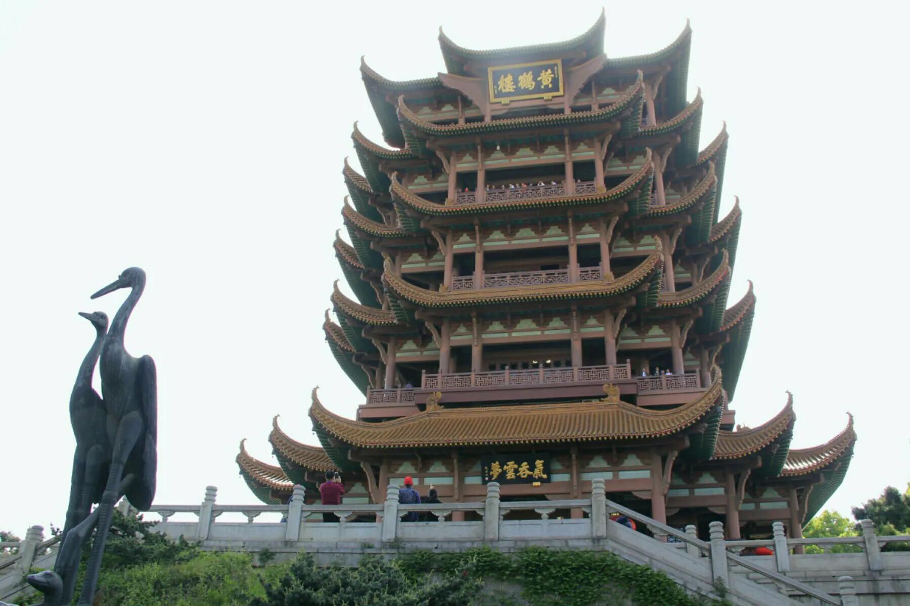 【写首诗再睡觉】武汉，我以为故乡处处是花园