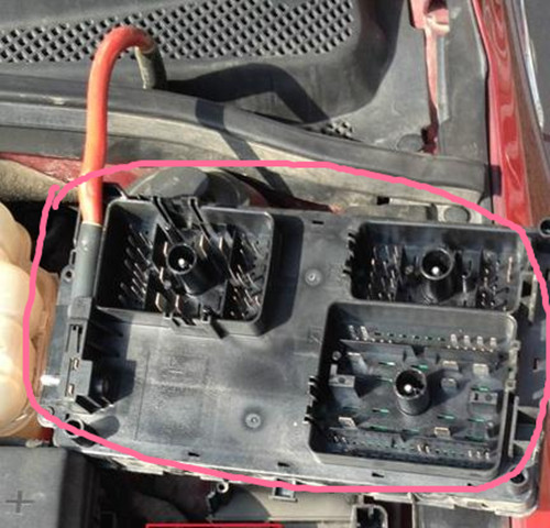 科鲁兹远光灯开启时连续闪故障,科鲁兹远光指示灯亮怎么回事