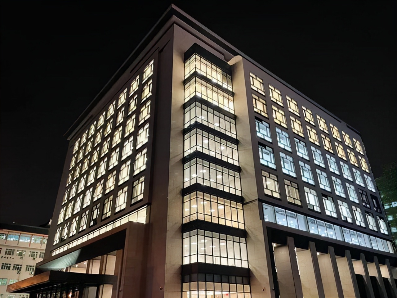 “看谁先找到，赢了就有女朋友？”，开跑车输了，赢靠的是什么？