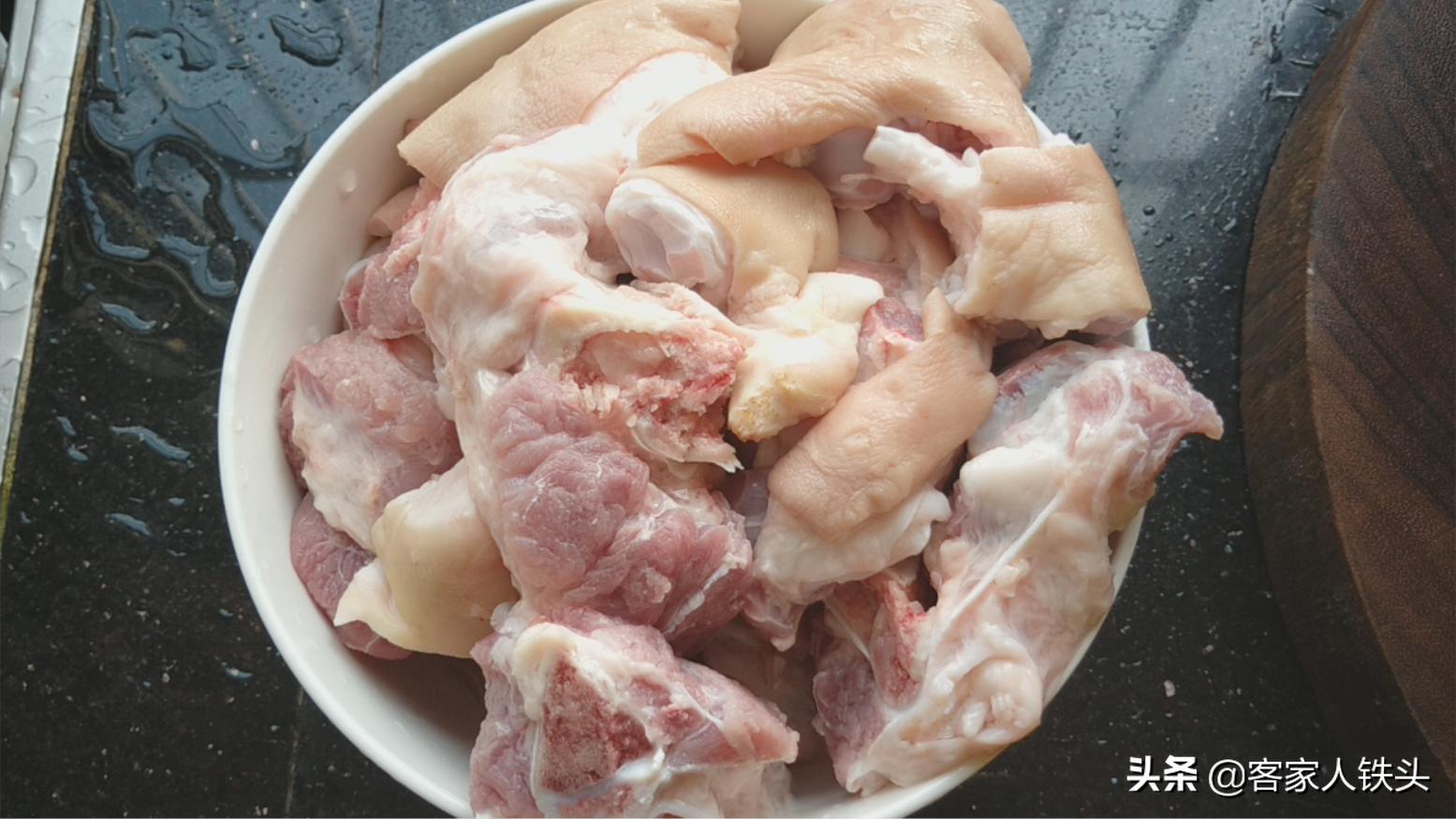 猪脚不要汤的做法,猪脚不要骨卤出来好吃吗