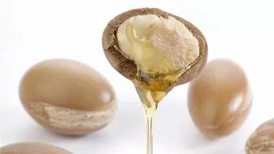 Dior、娇兰生产商做了一块洗头皂，100%天然原料，生发更护发