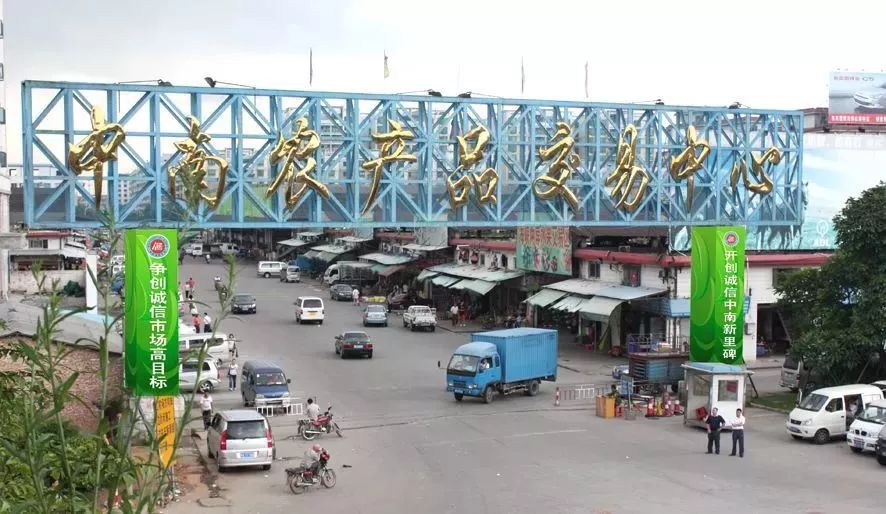 致富带头人帮扶贫困户,产业帮扶脱贫攻坚