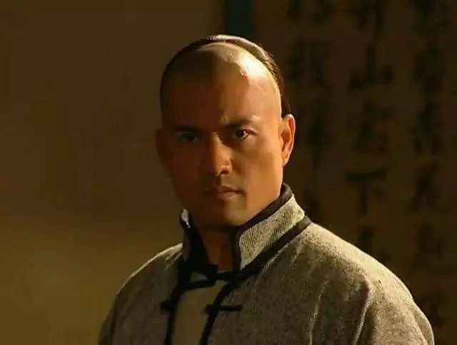 老梁谈金庸给人物起名,金庸起名用什么字好