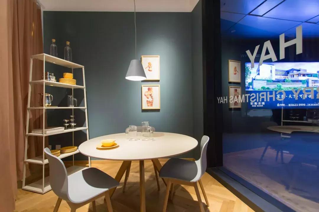 HAY,也许你根本不要那么多,一个微笑的弧线就够了