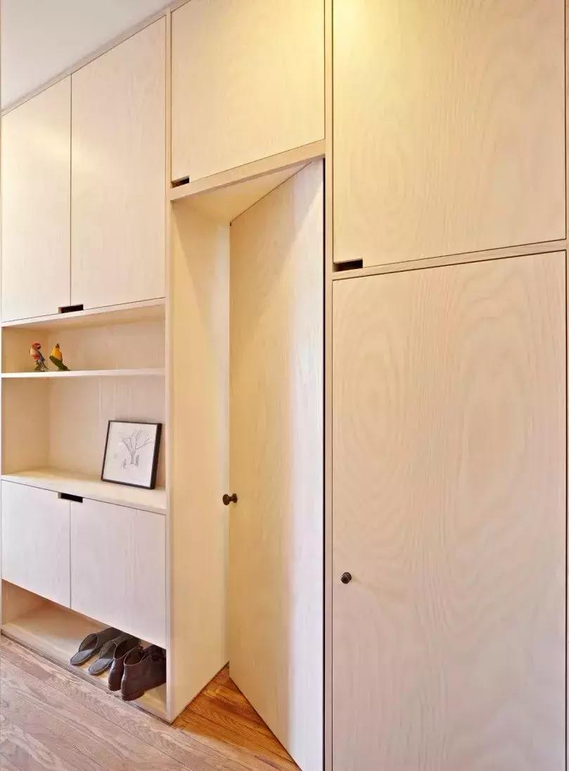 卧室门正对着厕所门葫芦挂哪里,厕所门和卧室门对着但不是正对