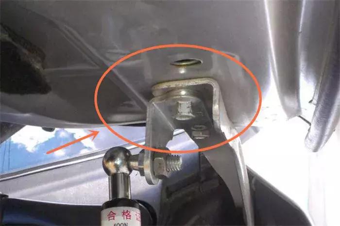 如何鉴别车辆追尾事故,怎样鉴别是否被人故意追尾