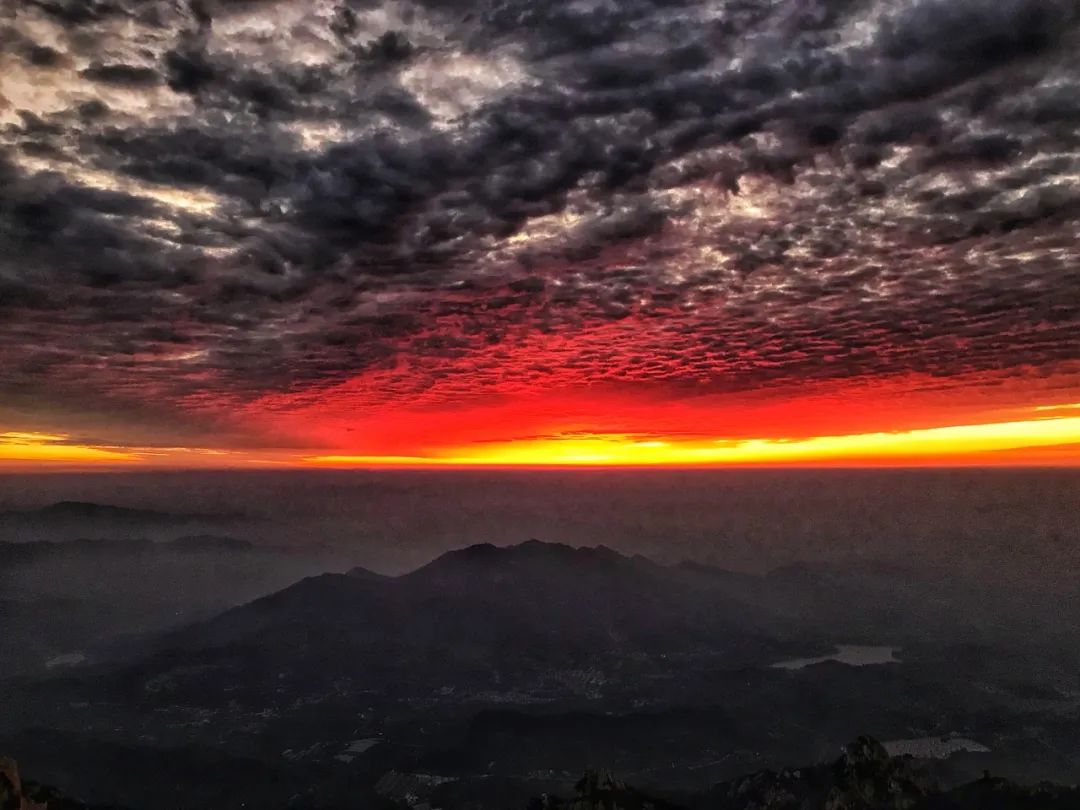 春天登山正确打开方式！这些藏在深处的秘境、美宿、茗茶在等着你！