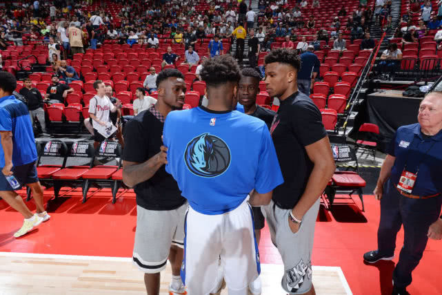 字母哥四兄弟齐聚,字母哥三兄弟同登赛场