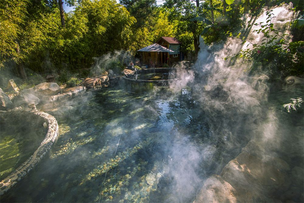 泡温泉到什么地方去,大理去哪里泡温泉最好