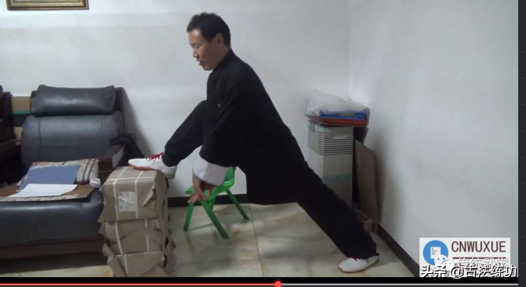 用肩打人用胯走路是什么意思,用肘关节打人