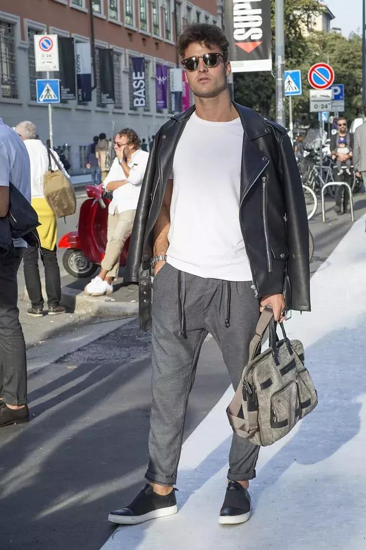 运动裤的多种穿搭方式,男生灰色运动裤怎么穿搭