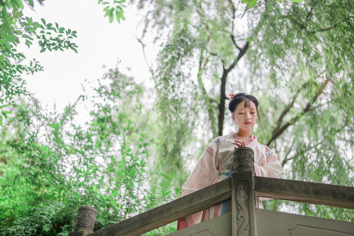 韩满林诗词选4首：思乡情雷电诗月夜相思曲多情谁似南山月