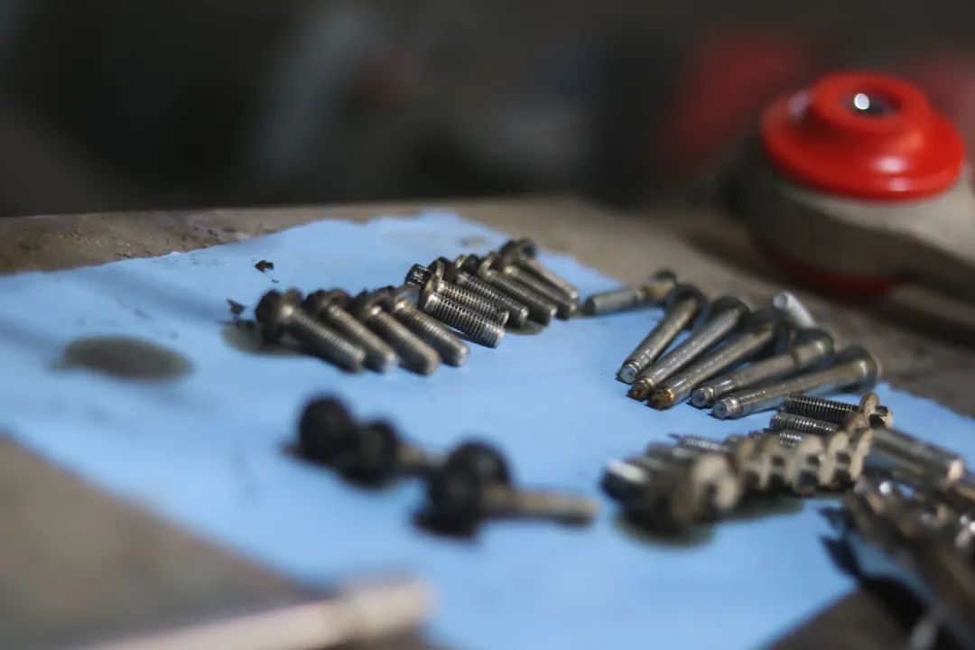 怪兽修车：翻新一辆11年破烂不堪的宝马GT，车况不忍直视