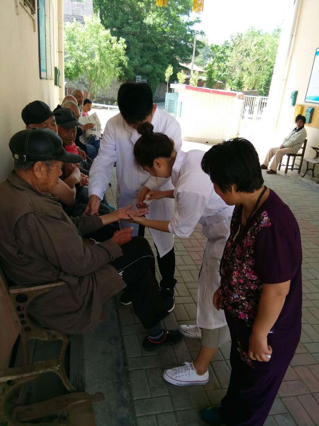 养老服务中心为老人打造幸福家园,养老服务让老人安享幸福