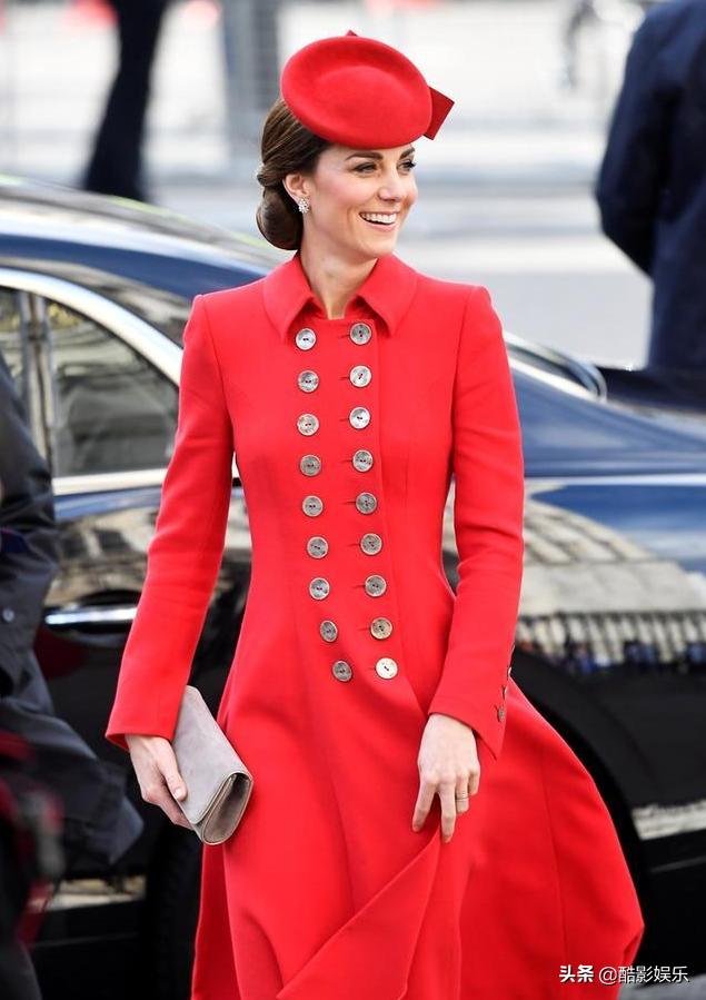 邓超打球，穿“5毛”袜子被嘲太持家，其实英国王妃更省！