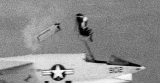 在一万米高空飞行,在一万米的高空上攀爬的事是真的