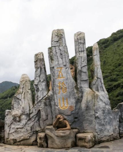 扮演如来佛的朱龙广被泰国人叩拜,如来扮演者朱龙广去泰国被人跪拜